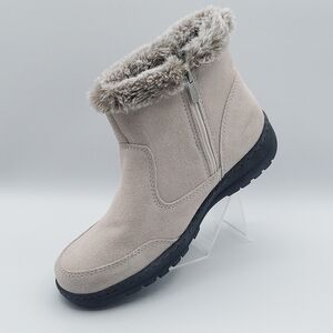 Khombu Ladies' All Weather Iris Boots Cream Women's Size 9M